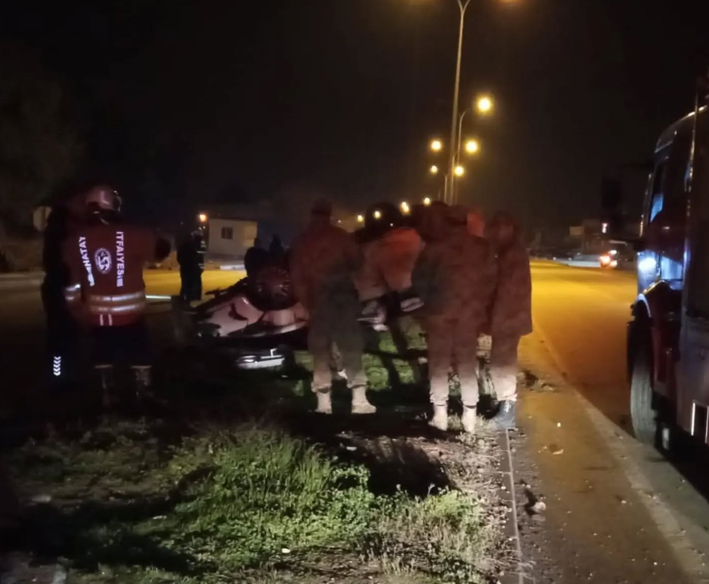 Hatay’da takla atan otomobildeki bebek hayatını kaybetti, anne ile baba yaralandı